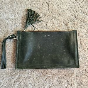 Fount Finley Clutch